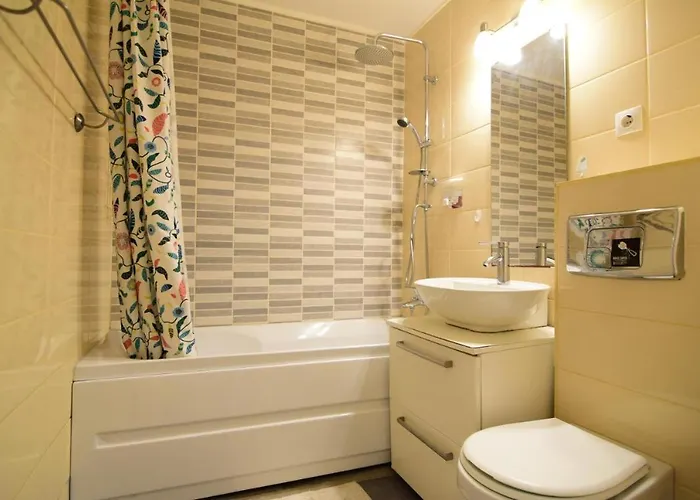 Апартаменти Resedinta Lui Calin - Choice Бухарест