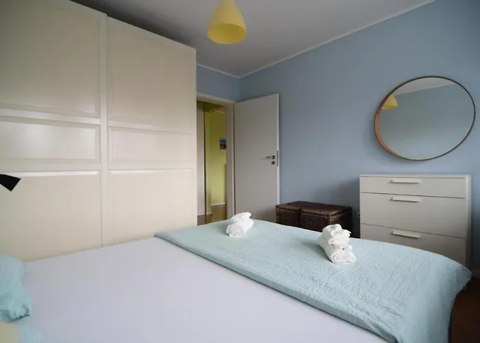 Resedinta Lui Calin - Choice * Bukarest